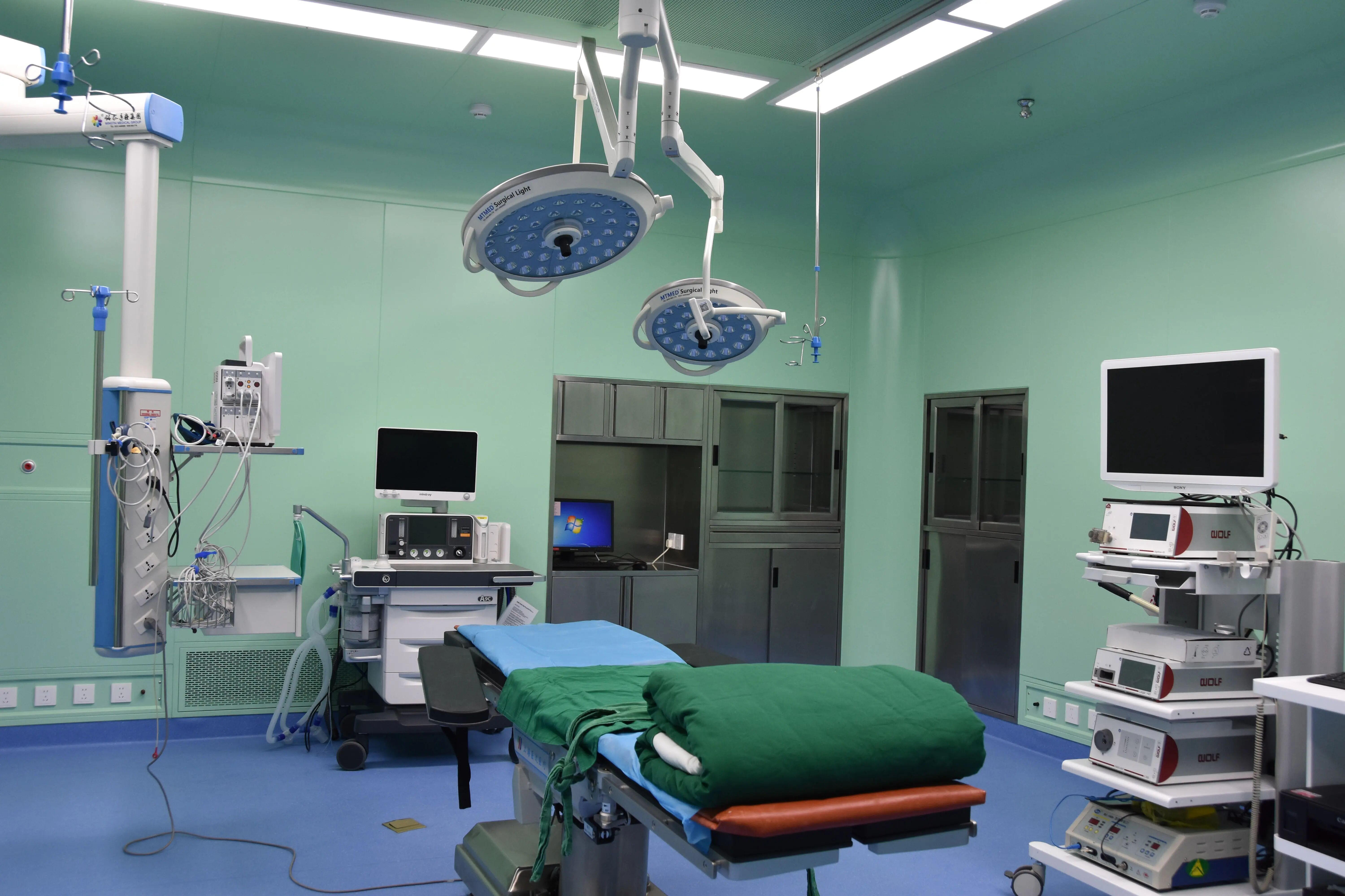 我院百级层流净化手术室成功提升改造并投入使用 我院百级层流净化手术室成功提升改造并投入使用